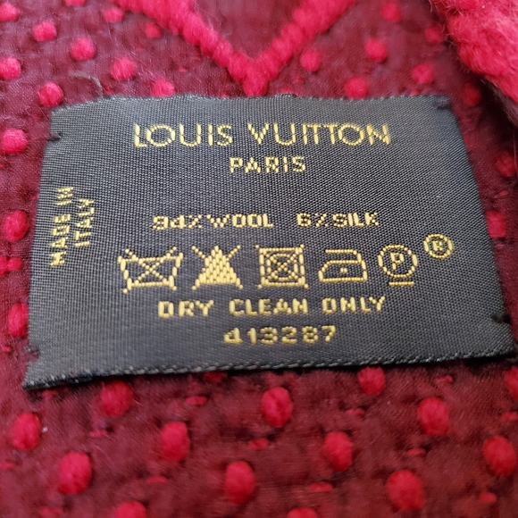 *SOLD* LOUIS VUITTON logmania scarf - Picture 4 of 13